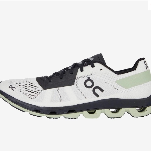 ON Cloud cloud flash sneakers size 8 - Picture 5 of 13